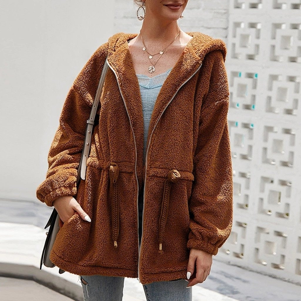 ModeGeist | Teddyjacke - Weicher Plüsch - Kapuze & Reißverschluss - Oversized Passform - Taschen