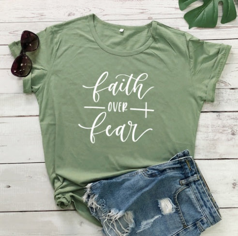 Frauen T-Shirt mit christlichem Glaubens-Aufdruck von Fudus