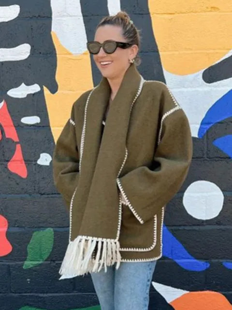 Elegante Quirina Langarmjacke mit Schal und Knopfleiste
