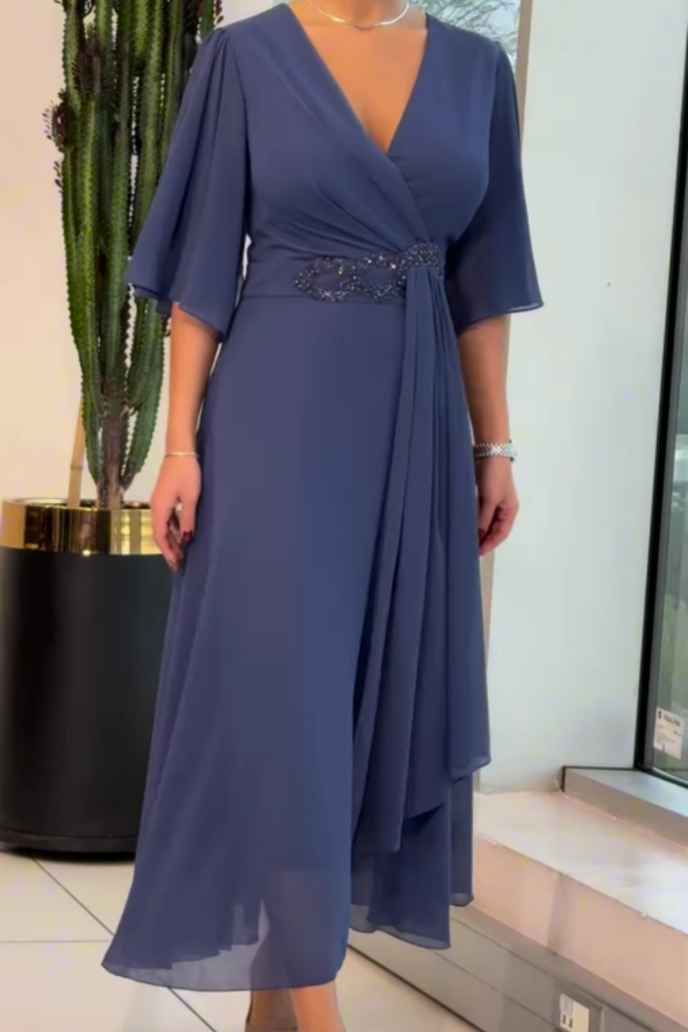MODEGEIST Damen Maxi-Kleid V-Ausschnitt Fließend Verstellbare Träger