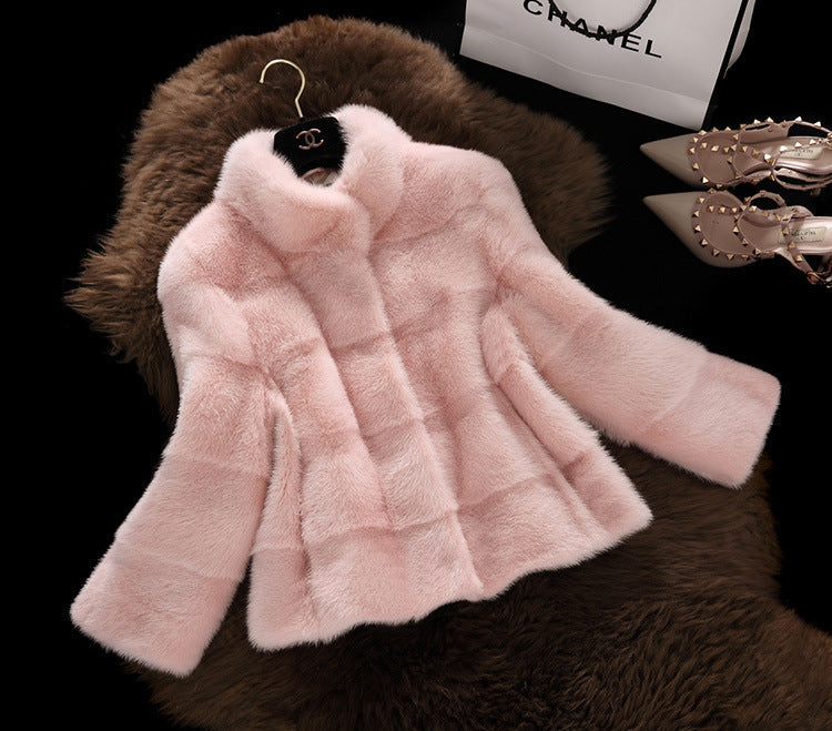 Damen Kunstpelzjacke mit modernem Schnitt und hohem Kragen ModeGeist