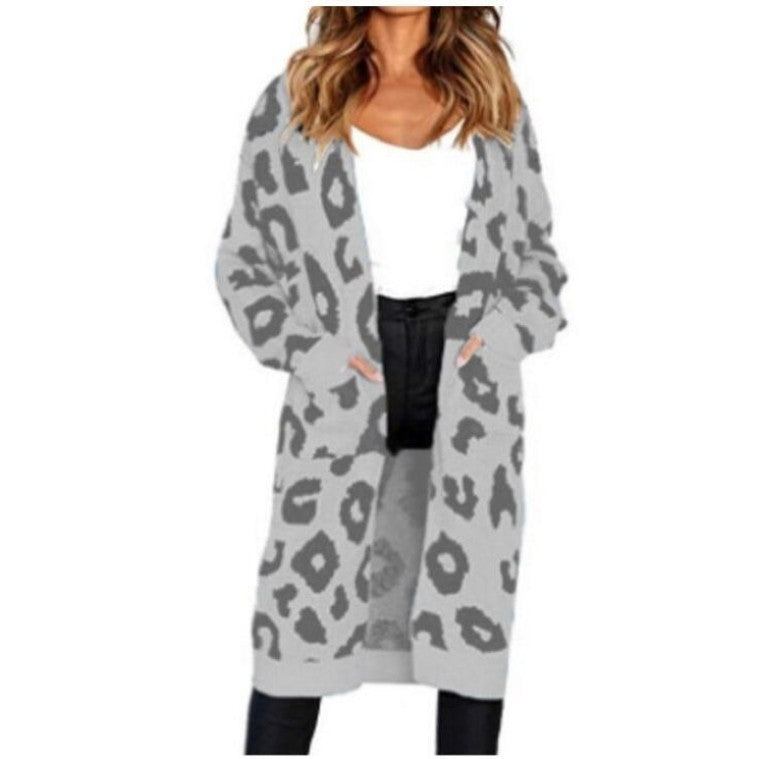 Damen Langstrickjacke mit trendigem Leopardenmuster ModeGeist