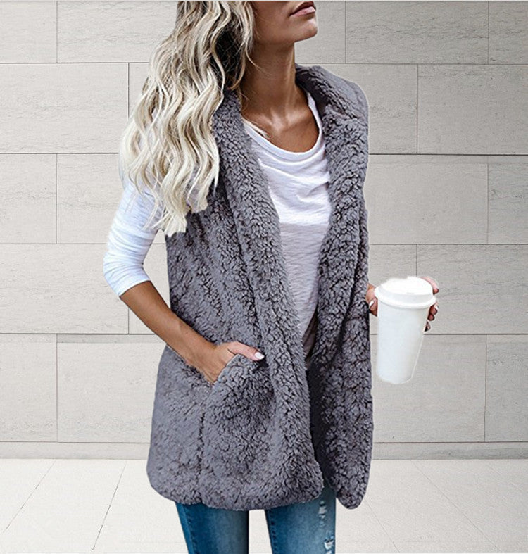 Damen Kuschelige Fleece-Weste mit ergonomischem Schnitt und großen Taschen ModeGeist