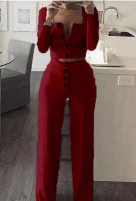 Figurbetont geschnittener Damen-Jumpsuit mit Knopfdetails von MODEGEIST