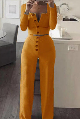 Figurbetont geschnittener Damen-Jumpsuit mit Knopfdetails von MODEGEIST