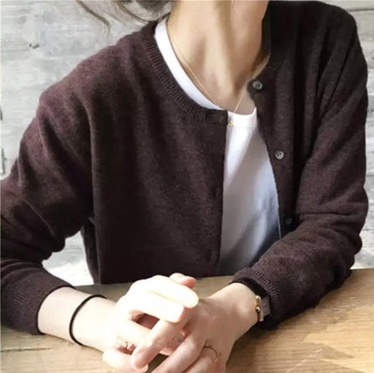 Damen Strickjacke mit feiner Textur und eleganten Knopfdetails ModeGeist