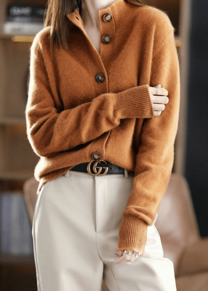 Elegante Strickjacke Ingrid mit Knöpfen