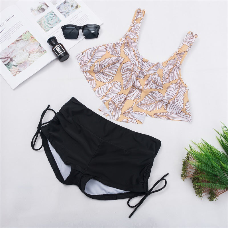 Lässiges Damen Bademoden-Set mit gestreiften Shorts von MODEGEIST