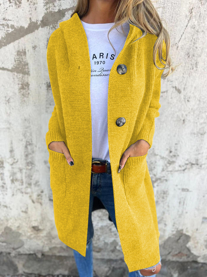 ModeGeist | Langer Strickcardigan mit Knöpfen Rippstrick Design Komfort und Stil
