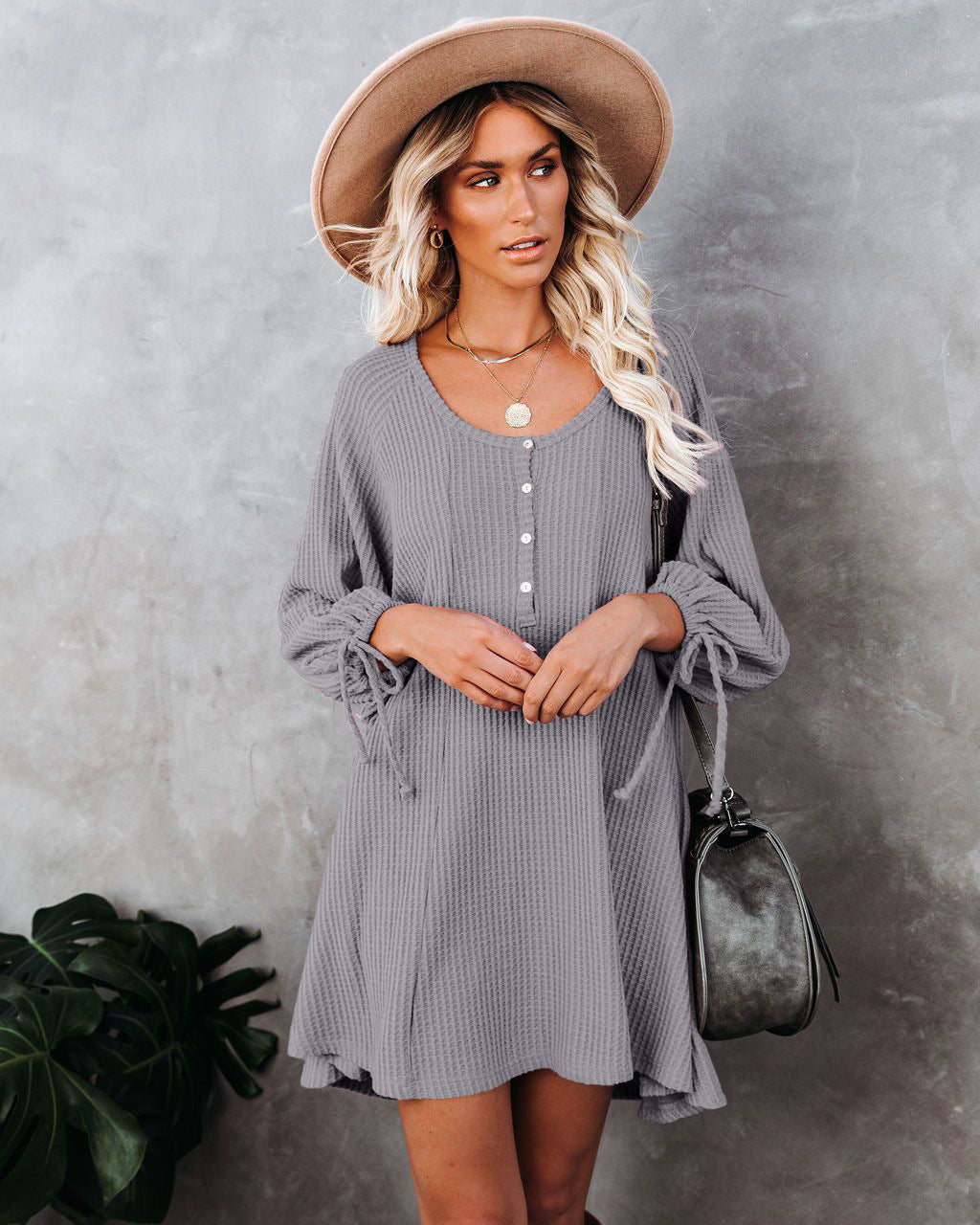 Damen lässiges Knopfkleid mit Rüschendetails und dekorativem Saum ModeGeist