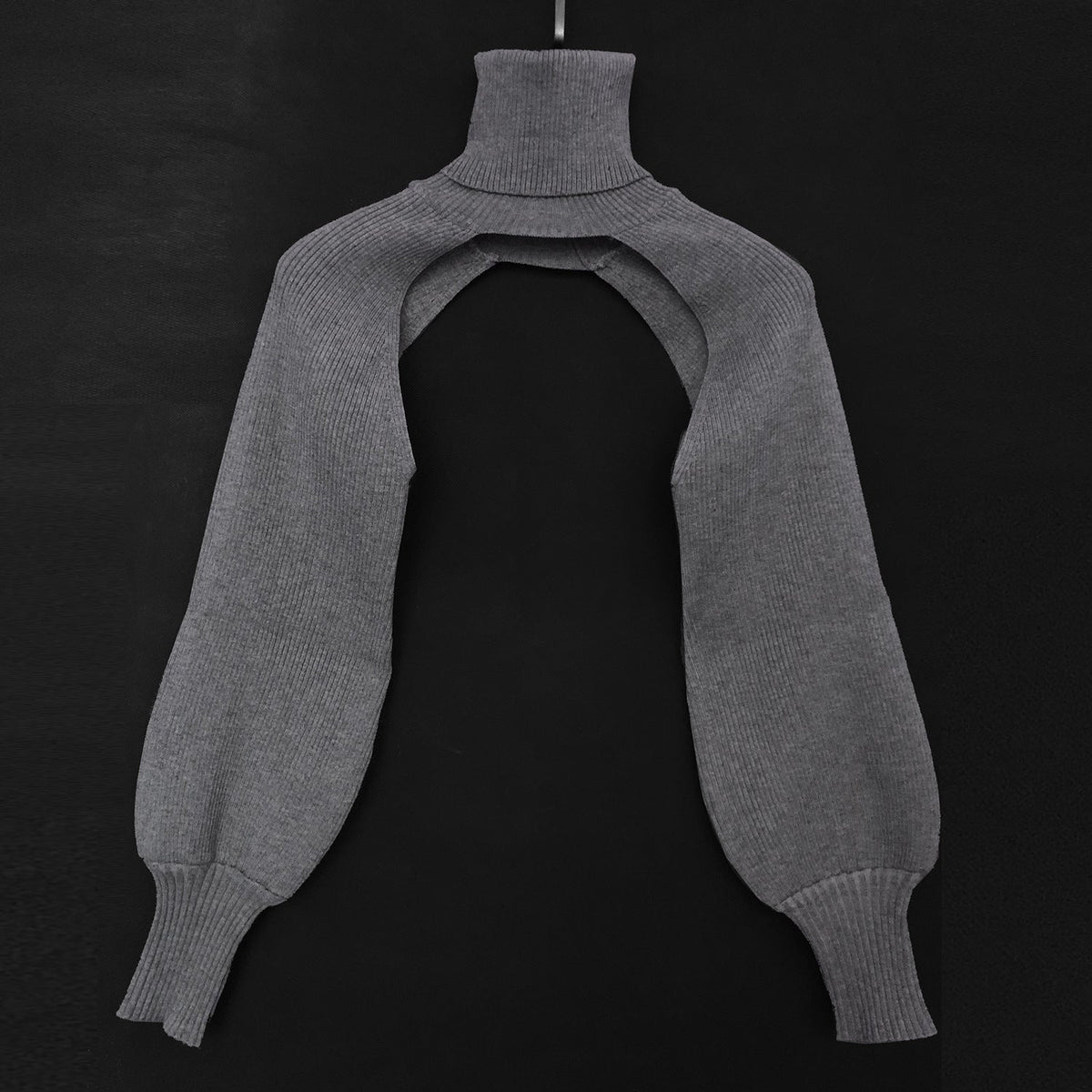 Damen Strickoberteil mit innovativem Schnitt und hohem Kragen ModeGeist