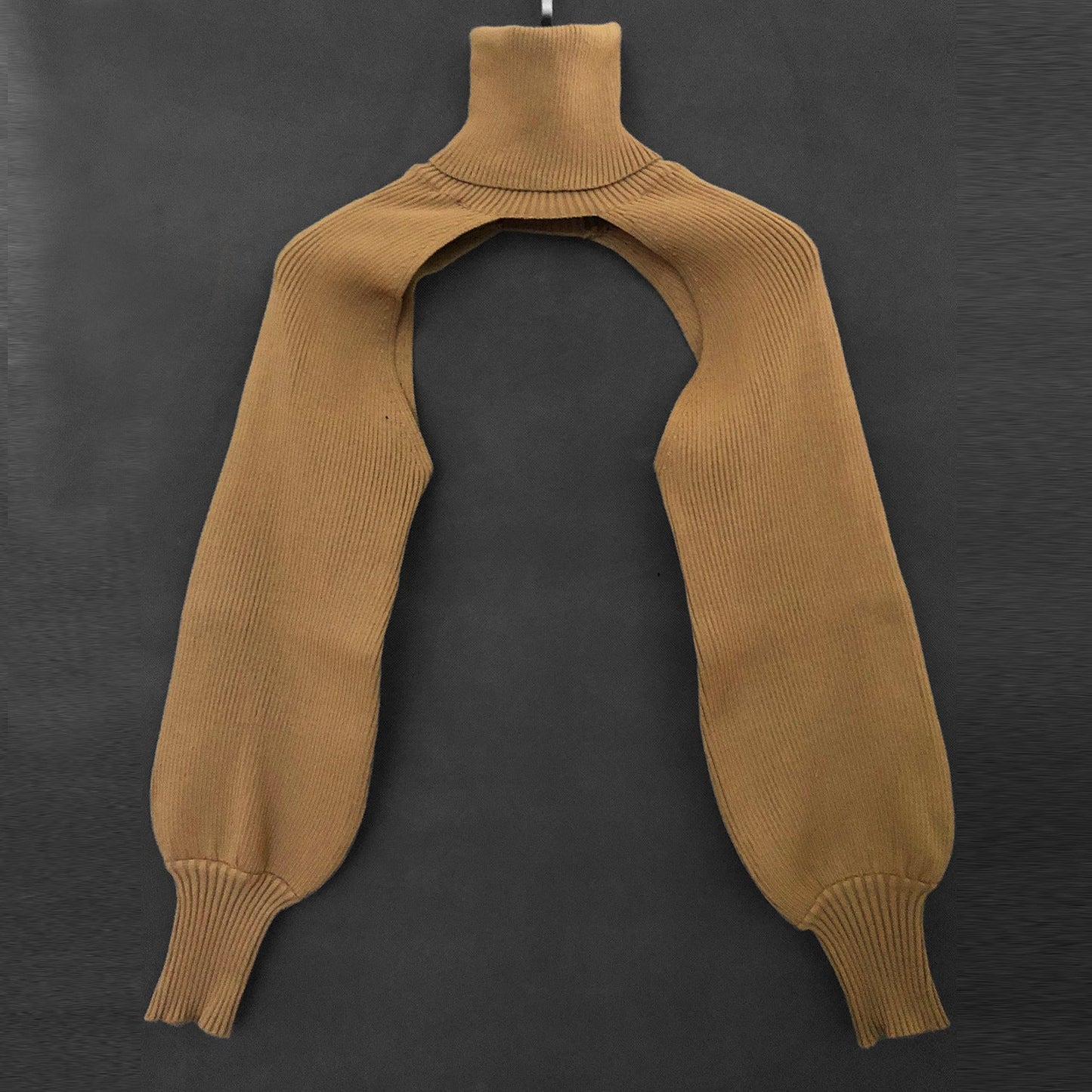 Damen Strickoberteil mit innovativem Schnitt und hohem Kragen ModeGeist