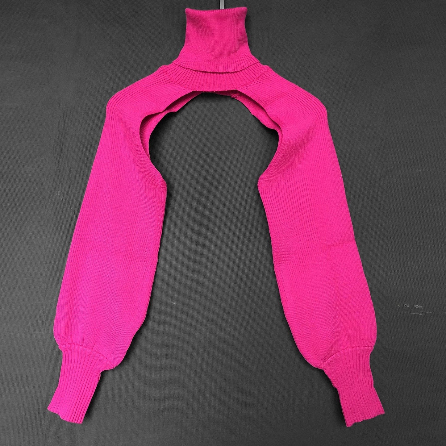 Damen Strickoberteil mit innovativem Schnitt und hohem Kragen ModeGeist