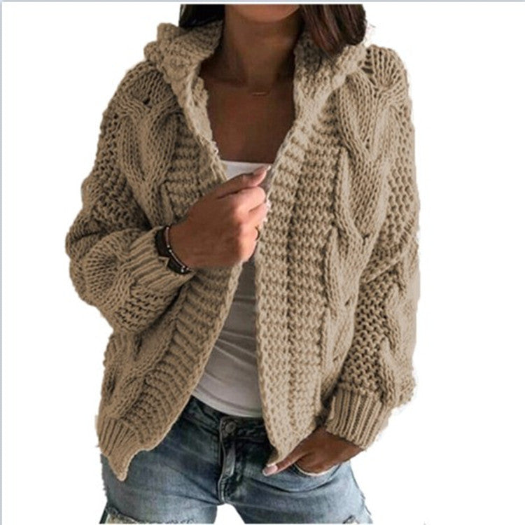 Damen Strickjacke mit Kapuze und trendigem Zopfmuster ModeGeist