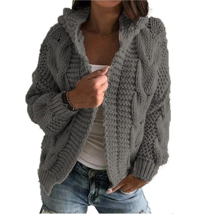 Damen Strickjacke mit Kapuze und trendigem Zopfmuster ModeGeist