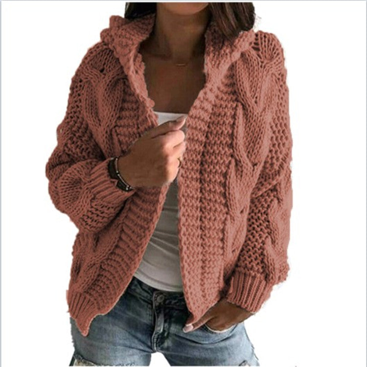 Damen Strickjacke mit Kapuze und trendigem Zopfmuster ModeGeist