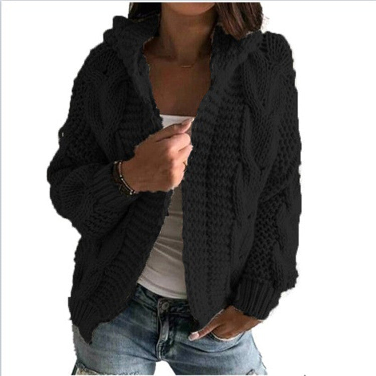 Damen Strickjacke mit Kapuze und trendigem Zopfmuster ModeGeist