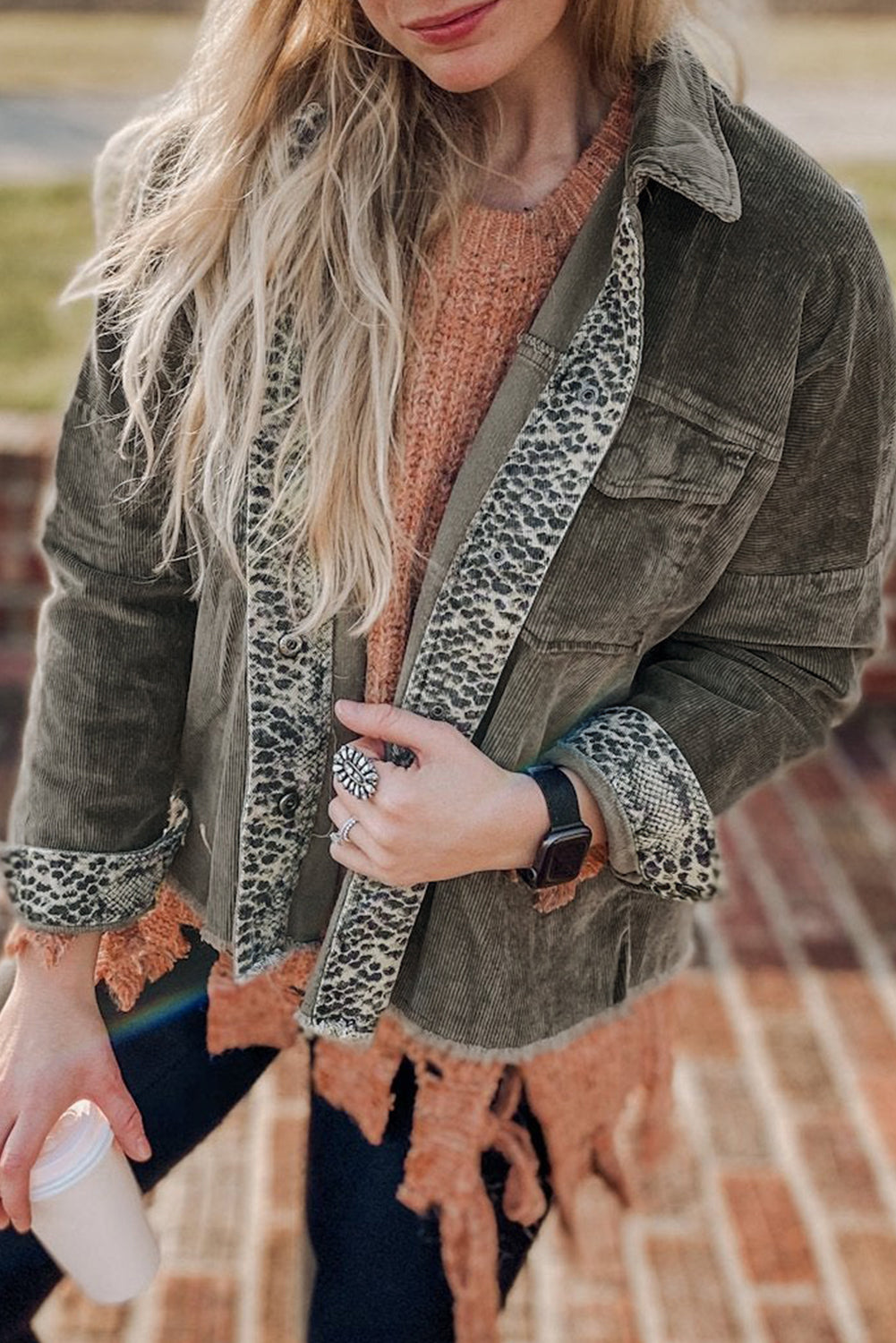 ModeGeist | Samtjacke mit Tierdruck Details Stilvoll und Einzigartig Ideal für Den Alltag