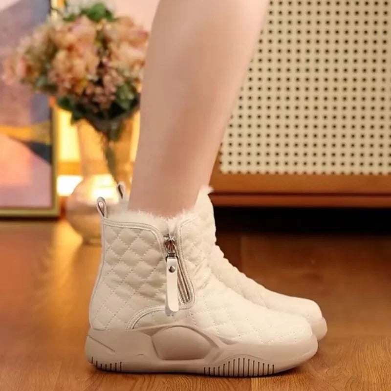Wadenhohe Damen-Winterstiefel mit Steppung