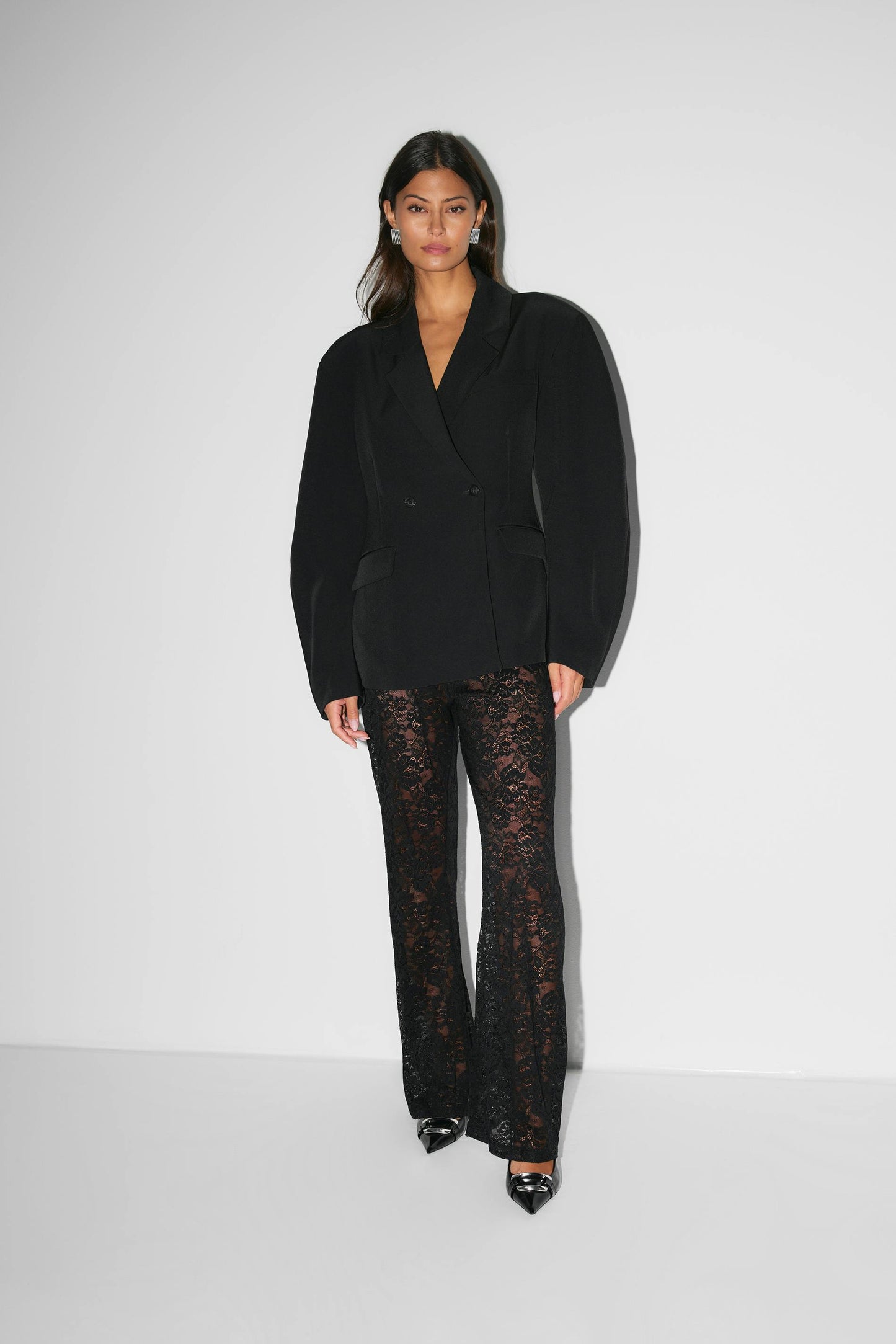 ModeGeist | Elegante Damenhose mit Spitze und Weitem Bein