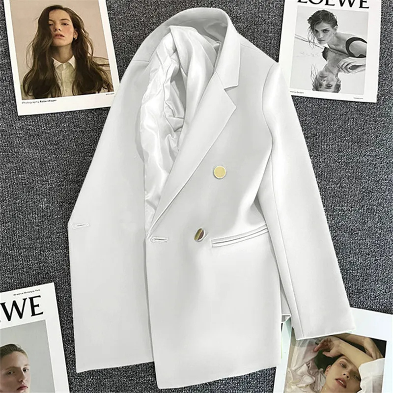 Damenblazer mit Knöpfen von Avelena