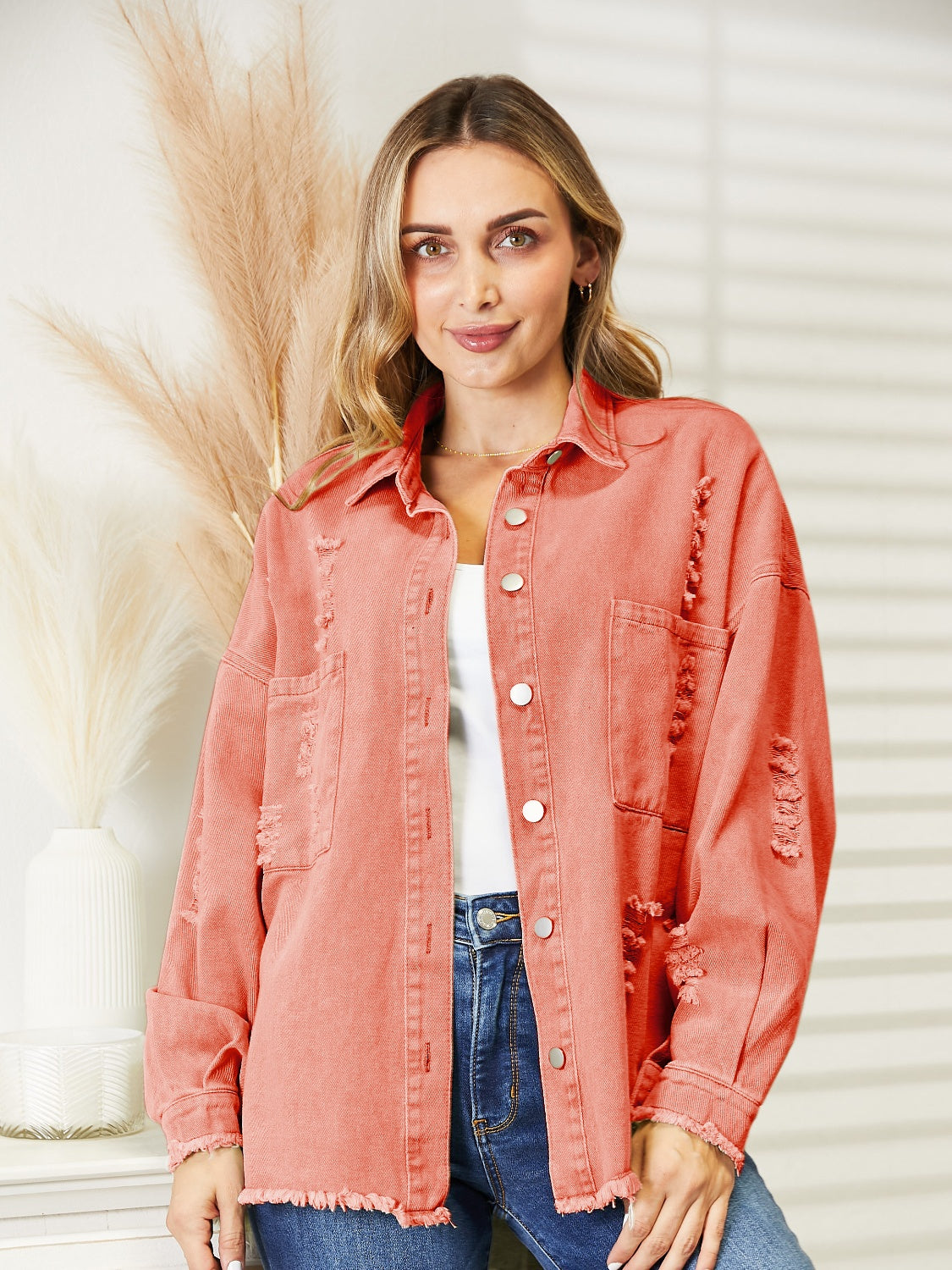 ModeGeist | Zerrissene Rohsaum-Denimjacke