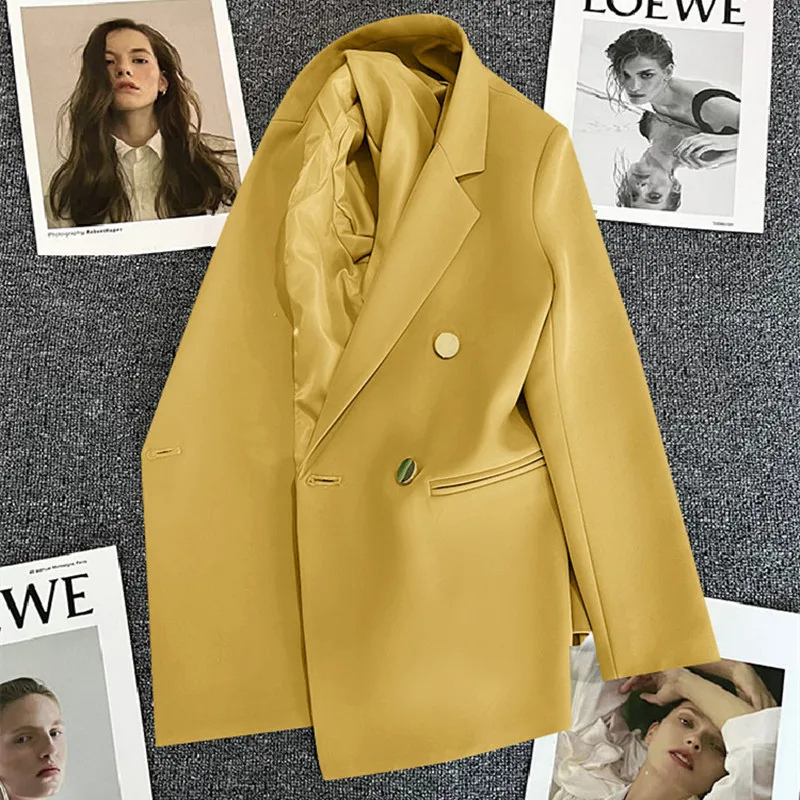 Damenblazer mit Knöpfen von Avelena