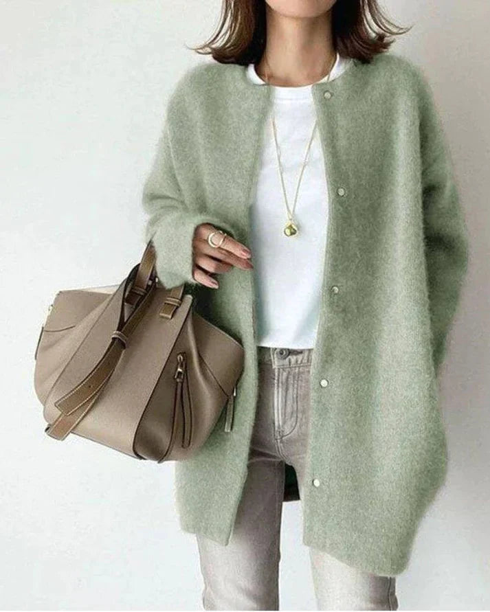 Edle, weiche Strickjacke von Elvie