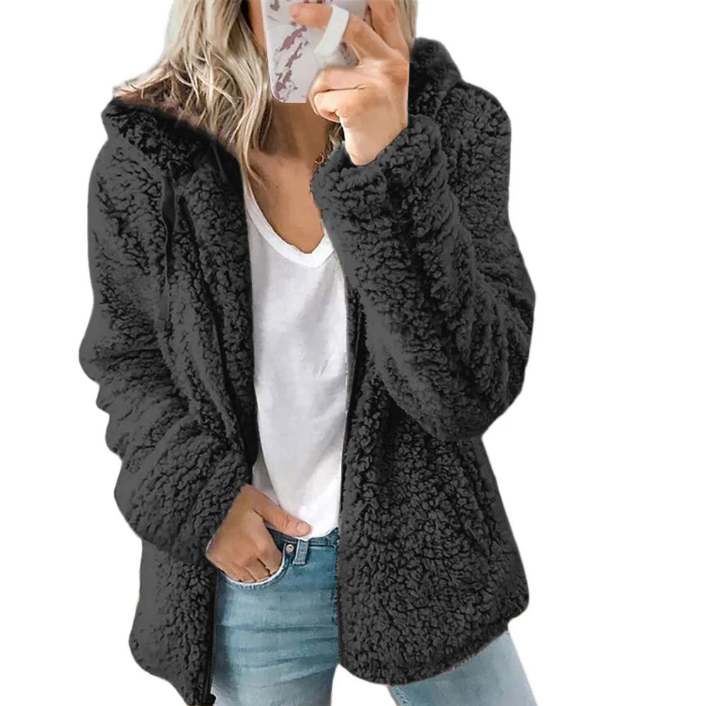 Kuschelige Kapuzenjacke mit Reißverschluss und Fleeceweste von Kosara