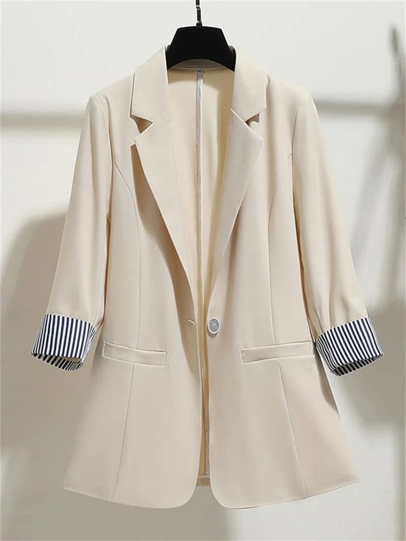 ModeGeist | Schlichte Jacke mit Dreiviertelärmeln für Damen