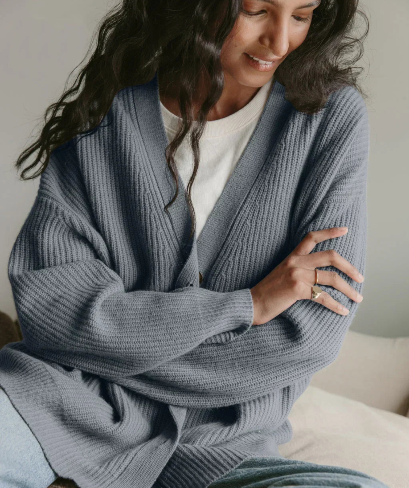 ModeGeist | V-Ausschnitt-Cardigan für Frauen