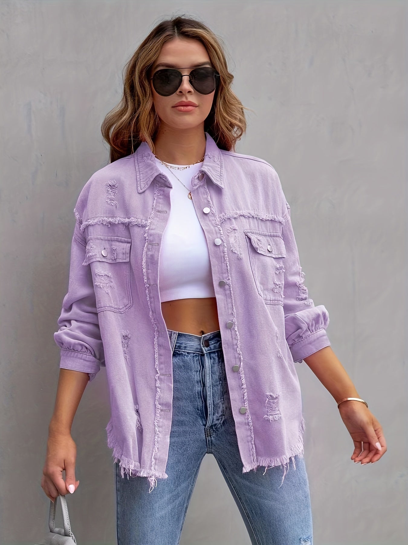 ModeGeist | Zerrissene Denimjacke in Übergröße