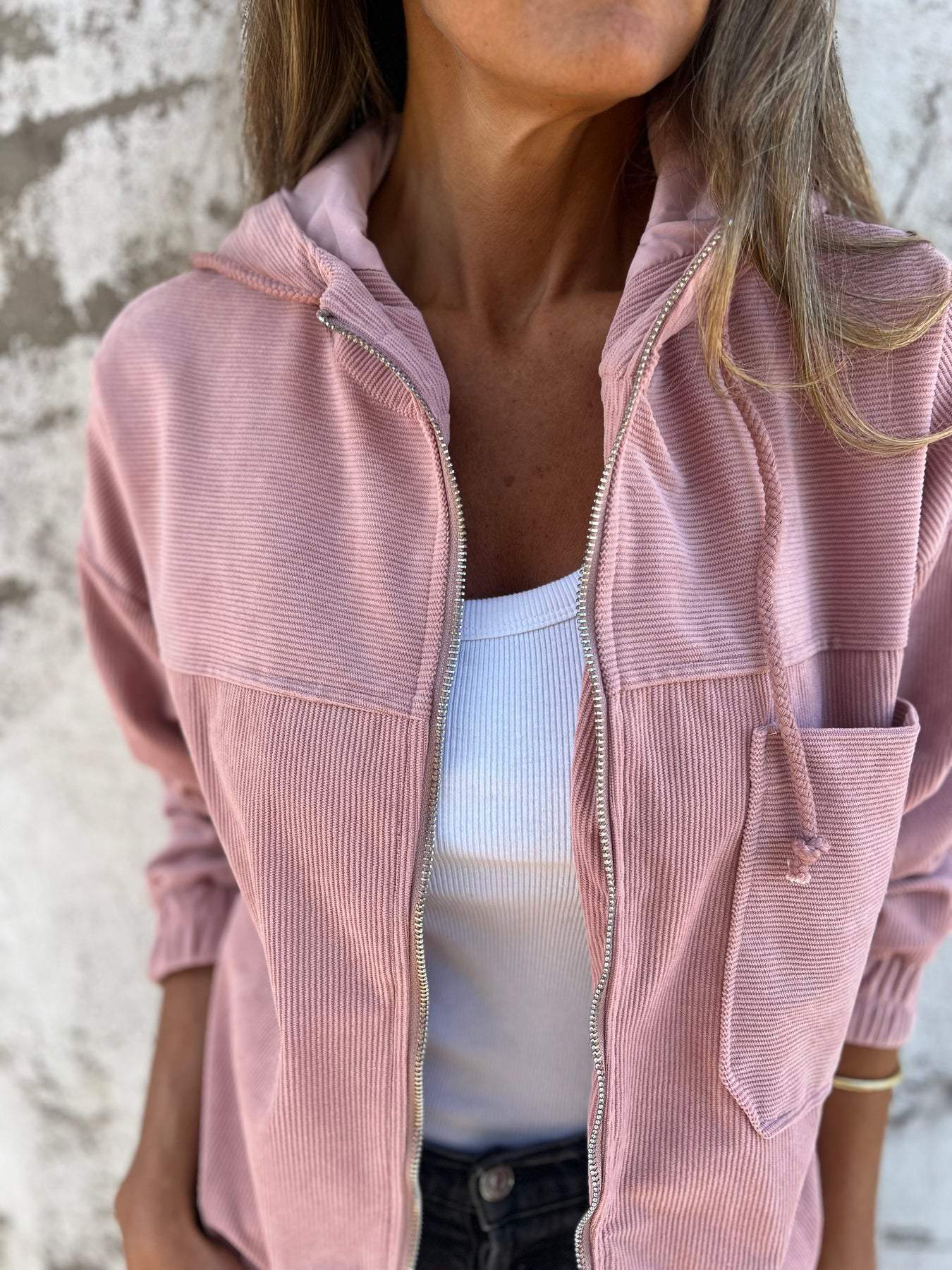 Komfortabler Kapuzenpullover mit Rippenstrick von Fudus