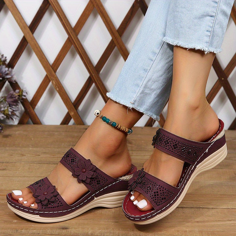 MODEGEIST Damen Wedge Pantoletten Blumenverzierung Keilabsatz