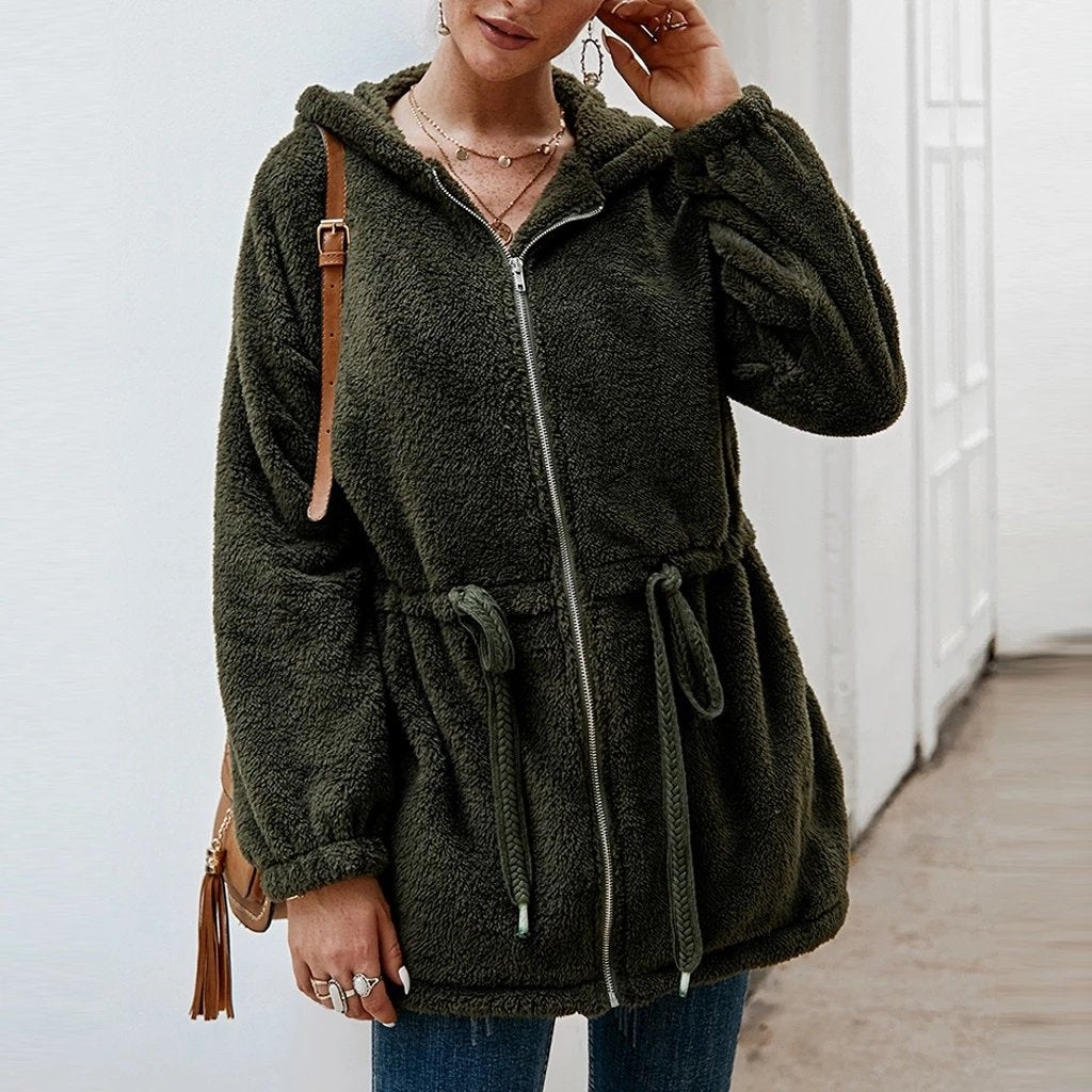 ModeGeist | Teddyjacke - Weicher Plüsch - Kapuze & Reißverschluss - Oversized Passform - Taschen