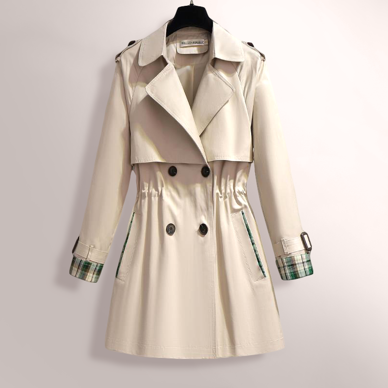 ModeGeist | Elegance - Klassischer Trenchcoat In ModeGeist