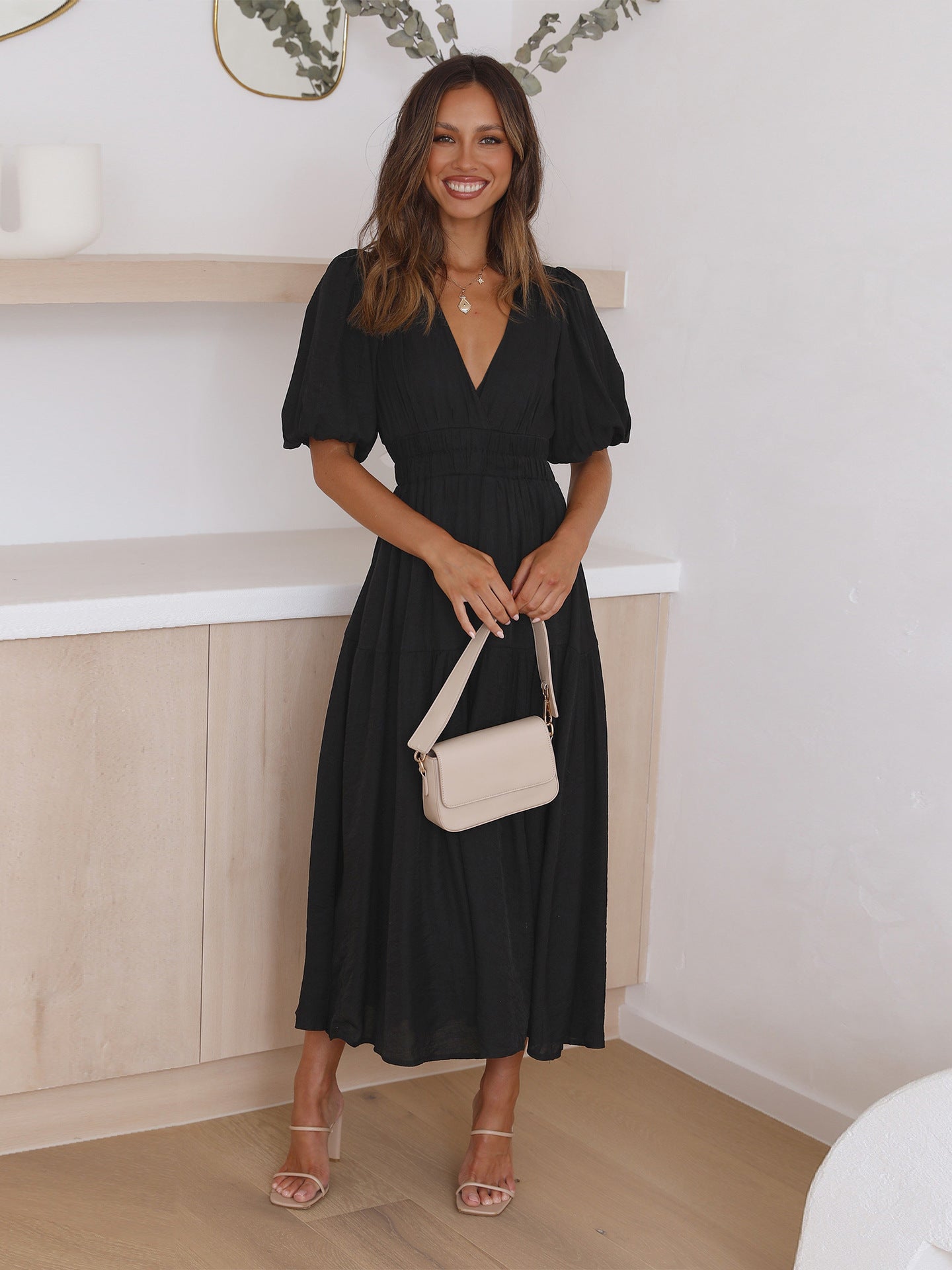 MODEGEIST Damen V-Ausschnitt Midi-Kleid Puffärmel Schwarz