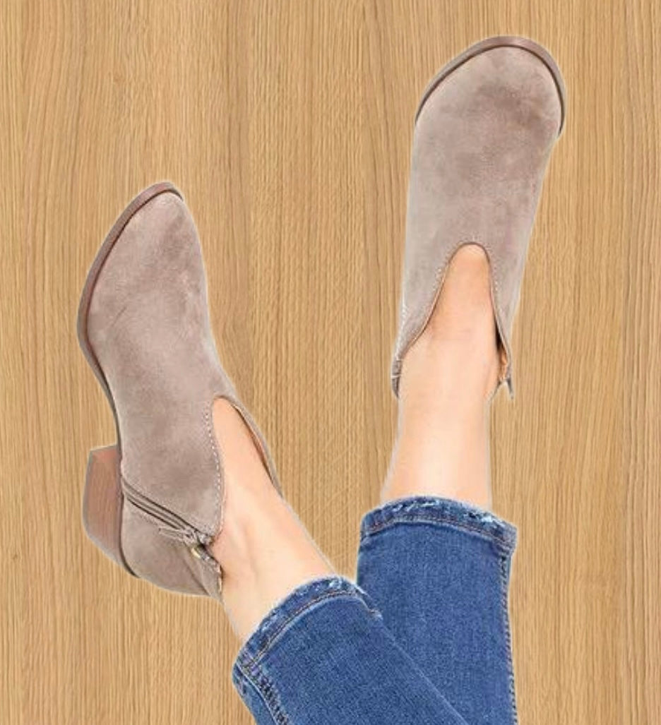 ModeGeist | Cut Ankle Boots für Frauen Schick, Stilvoll und Bequem Ganzjahres Schuhe