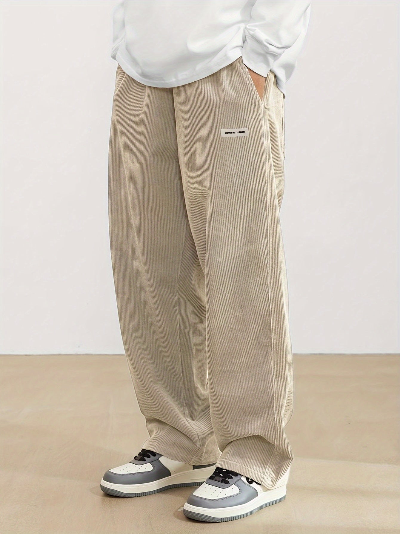 Braune Herrencordhose mit Taschen