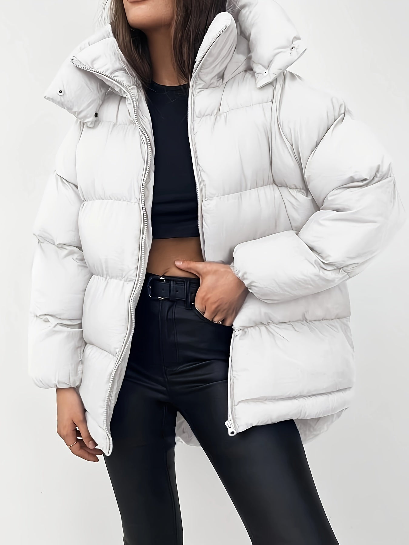 ModeGeist | Kurze Steppjacke mit Kapuze und Stehkragen für Damen Ideal Bei Kaltem Wetter