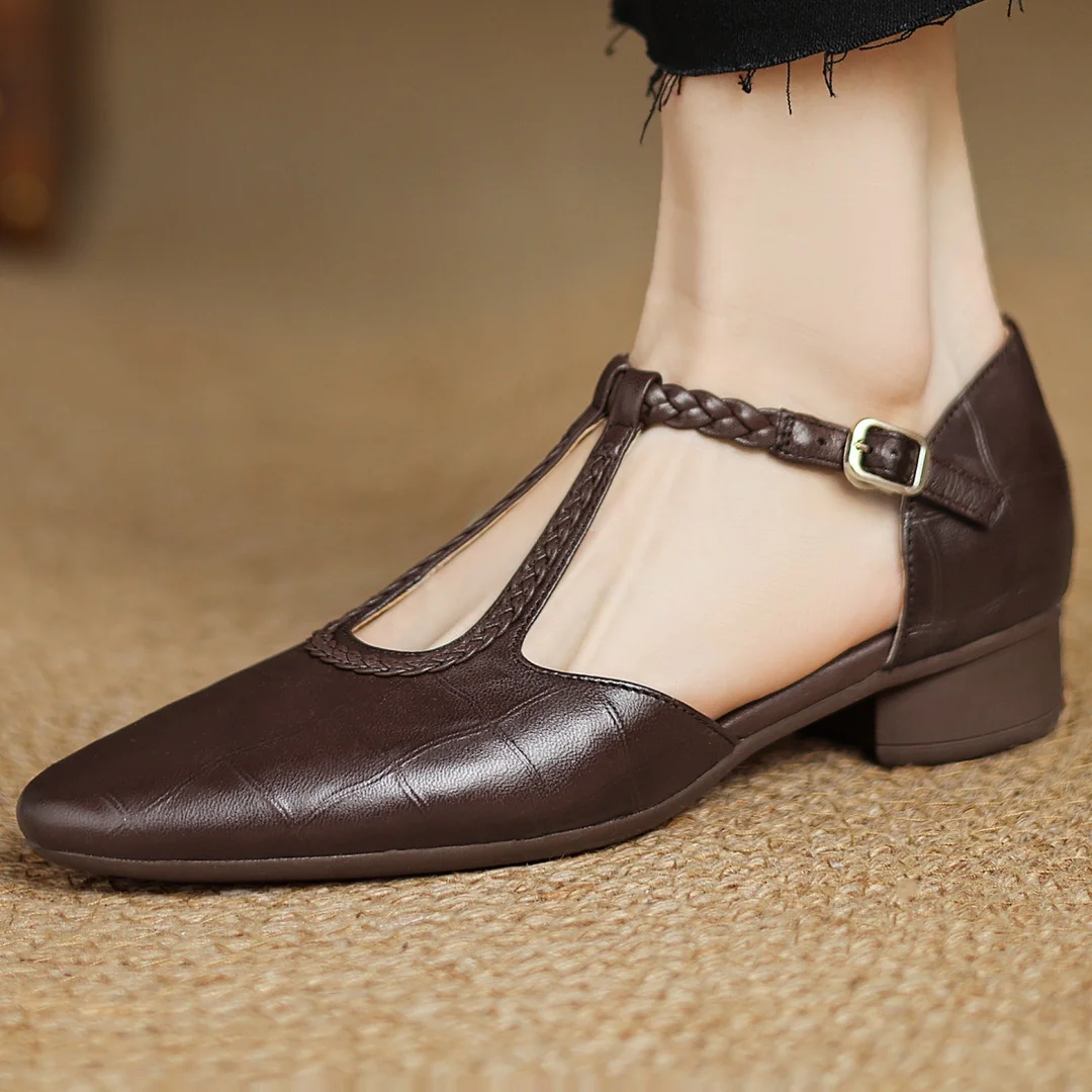 MODEGEIST Damen T-Riemen Ballerinas spitze Zehen klassisch schwarz braun