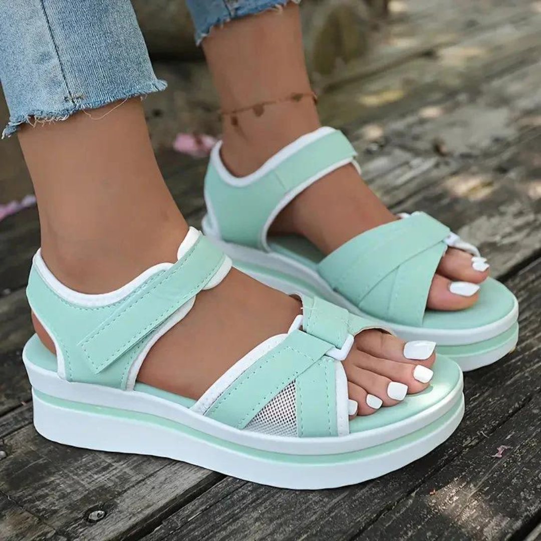 Sommerliche Plateau-Sandalen für Damen in stilvollem Design