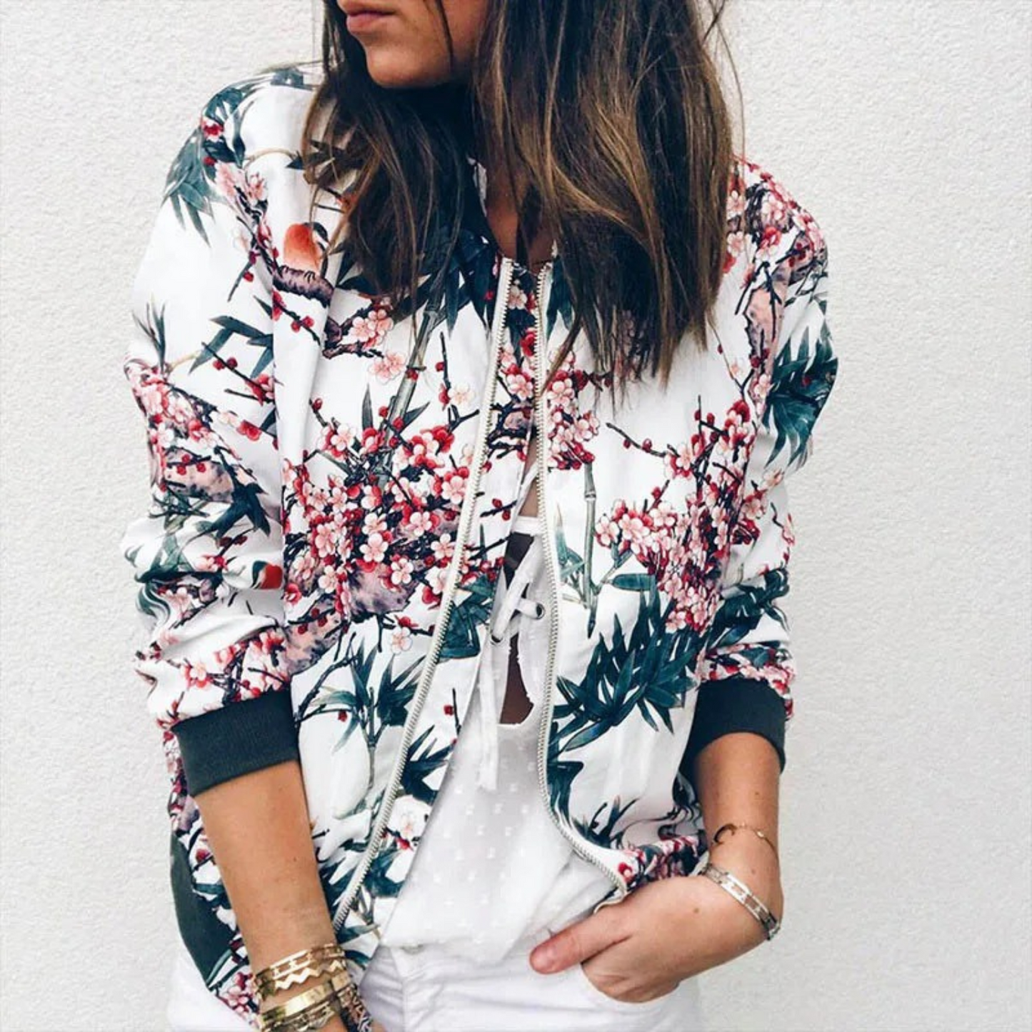 ModeGeist | Blumige Bomberjacke Polyester Lebhaft und Modern