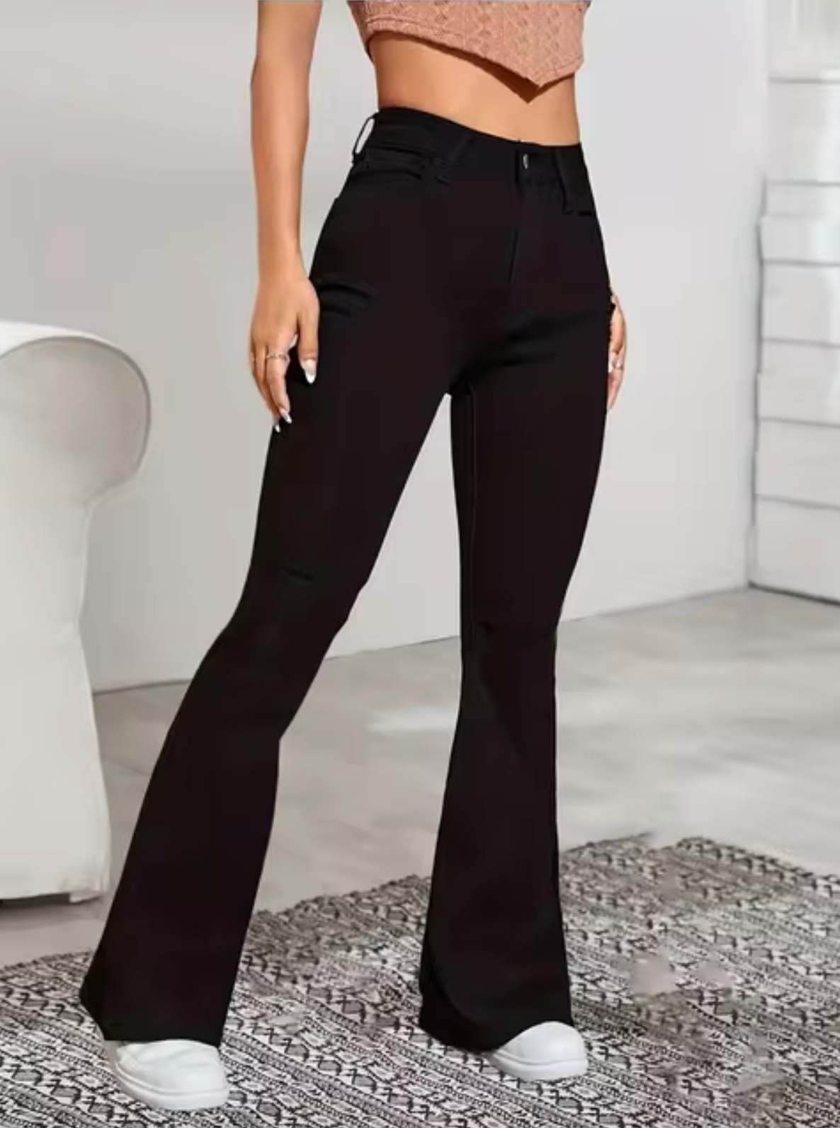 ModeGeist | Schicke High-Waist-Schlagjeans für Damen