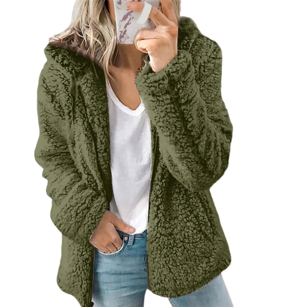 Kuschelige Kapuzenjacke mit Reißverschluss und Fleeceweste von Kosara