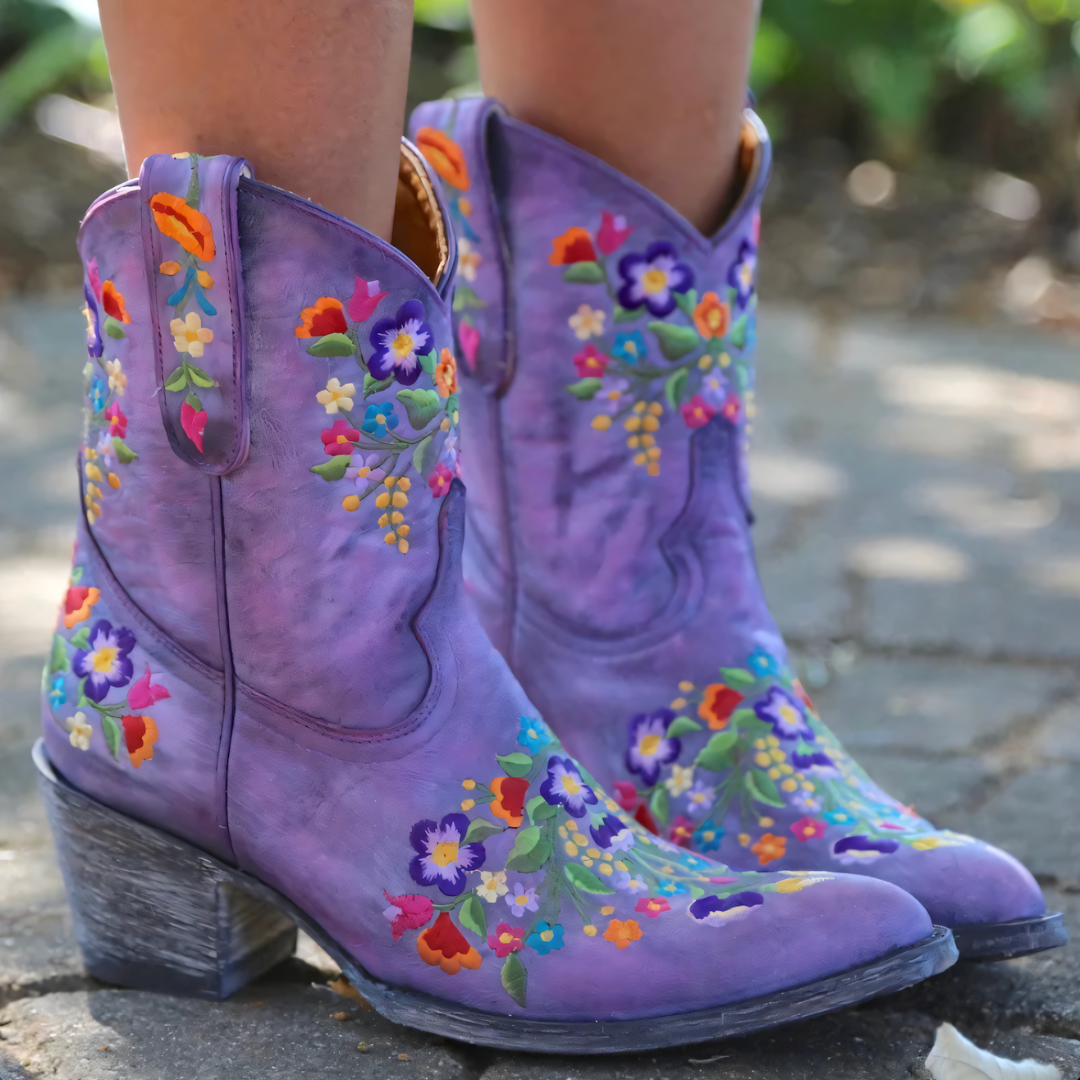 ModeGeist | Wetterfeste Cowgirl-Stiefel im Vintage-Stil