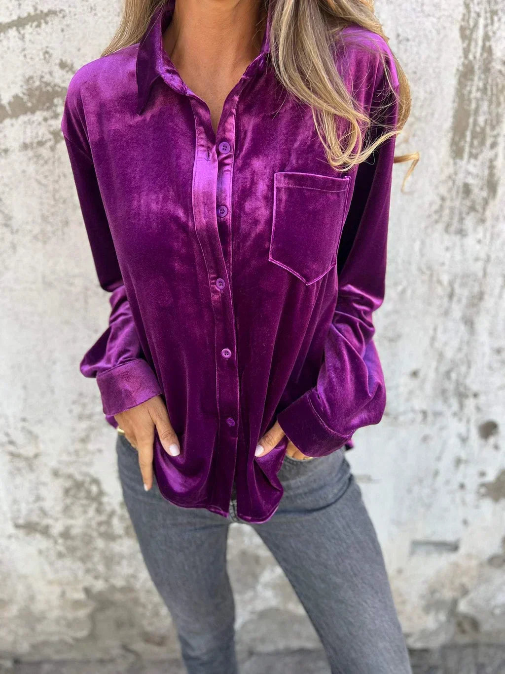 ModeGeist | Elegante Samtbluse mit Tasche Weich und Stilvoll Perfekt für Festliche Anlässe