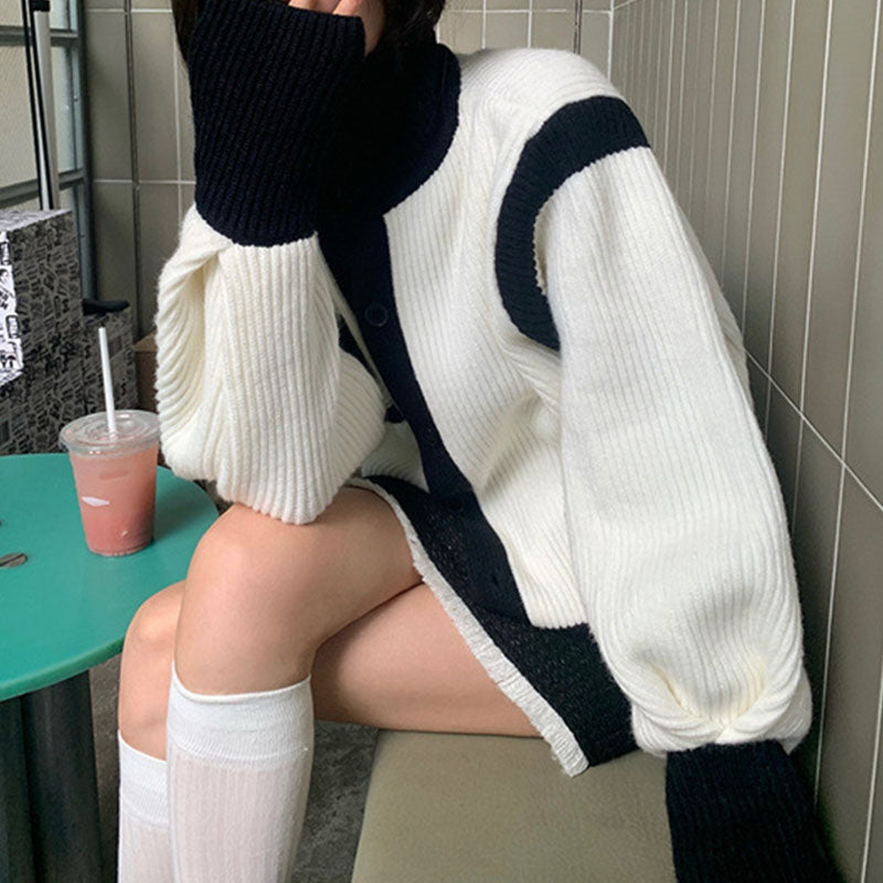 ModeGeist | Kontrast Strickcardigan Weich und Warm Moderner Stil