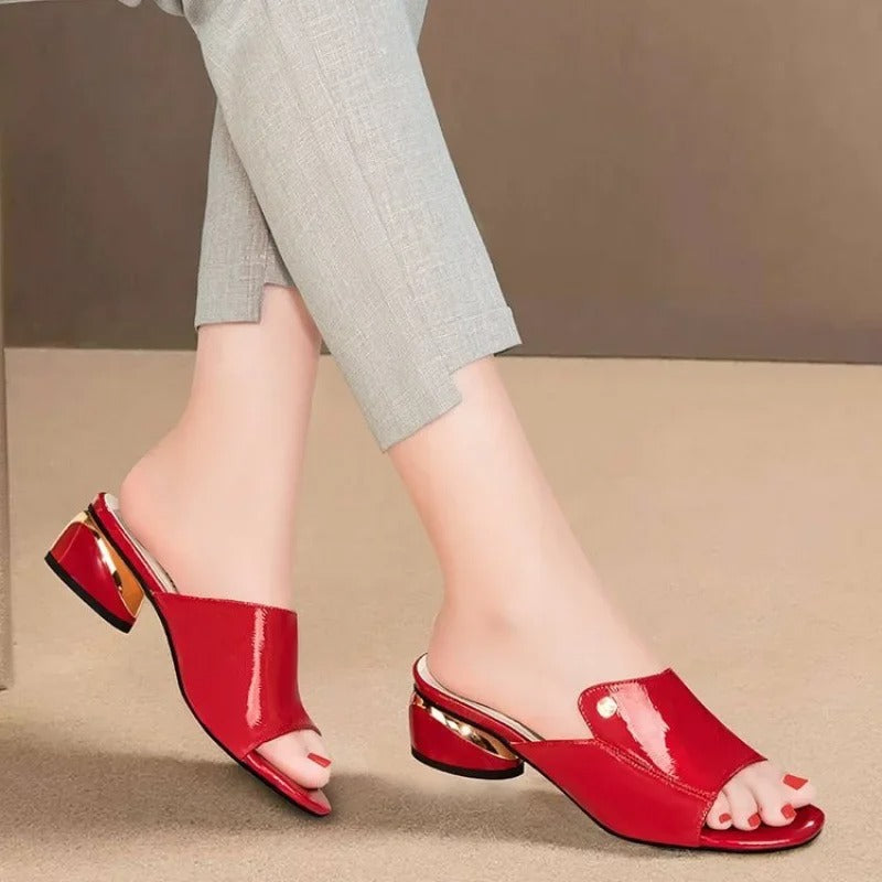 Freya® | Elegante Pantoletten in glänzender Ausführung