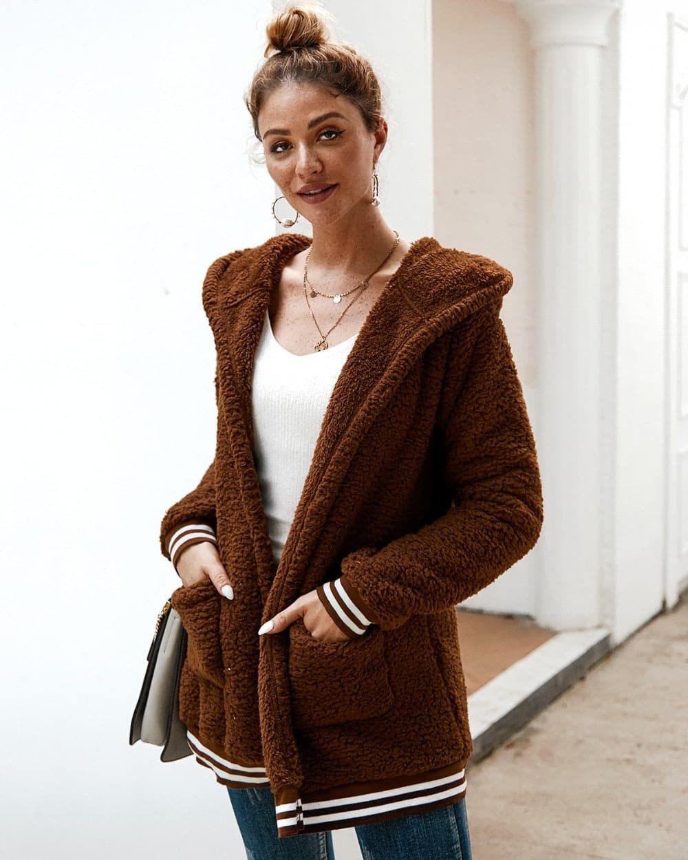 ModeGeist | Fleece Jacke - Oversized Sherpa - Kapuze und Große Taschen - Weich und Warm